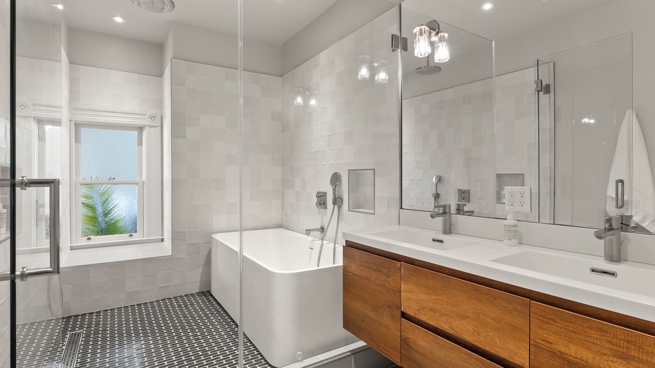 Photo of Bathroom in Pacific Heights