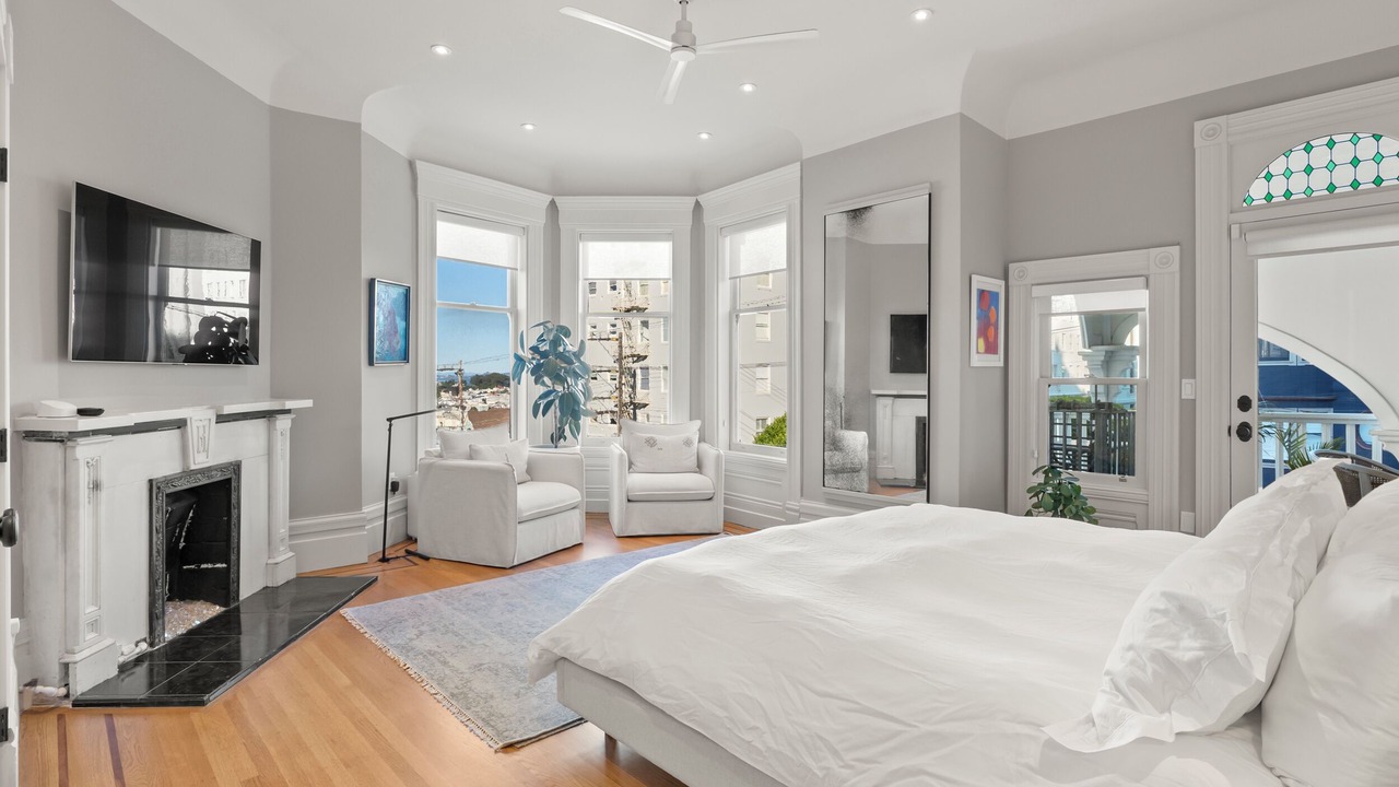 Photo of Bedroom in Pacific Heights