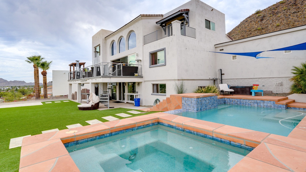 Photo of Outdoor in Paradise Valley Village