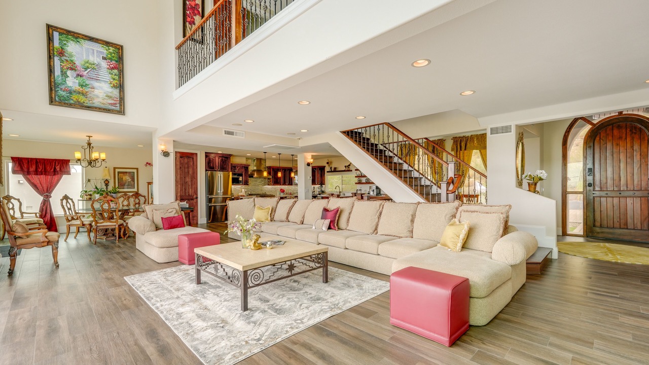 Photo of Livingroom in Paradise Valley Village