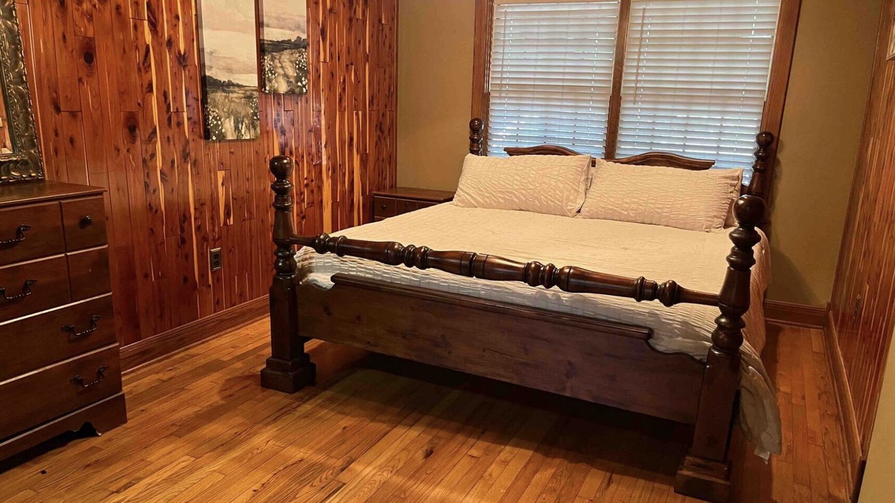 Photo of Bedroom in Topeka