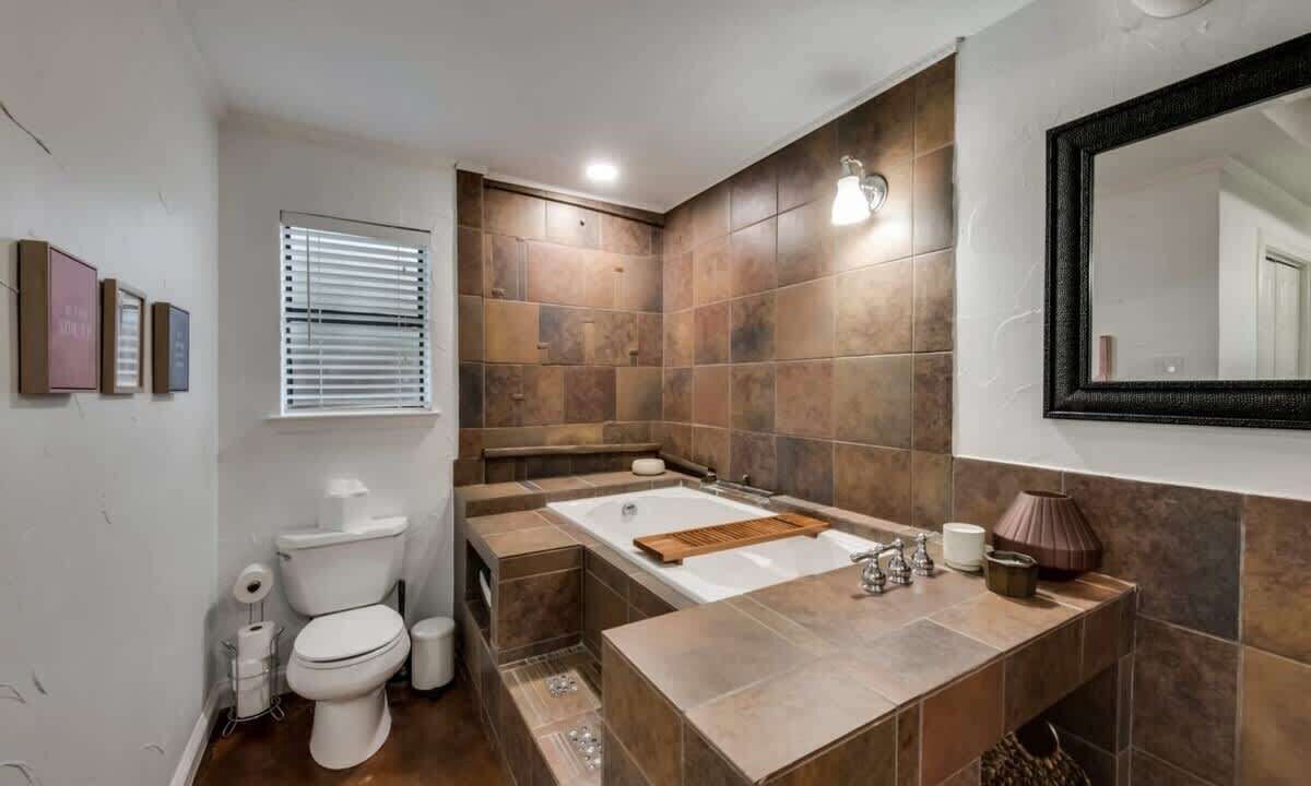 Photo of Bathroom in Far North Dallas