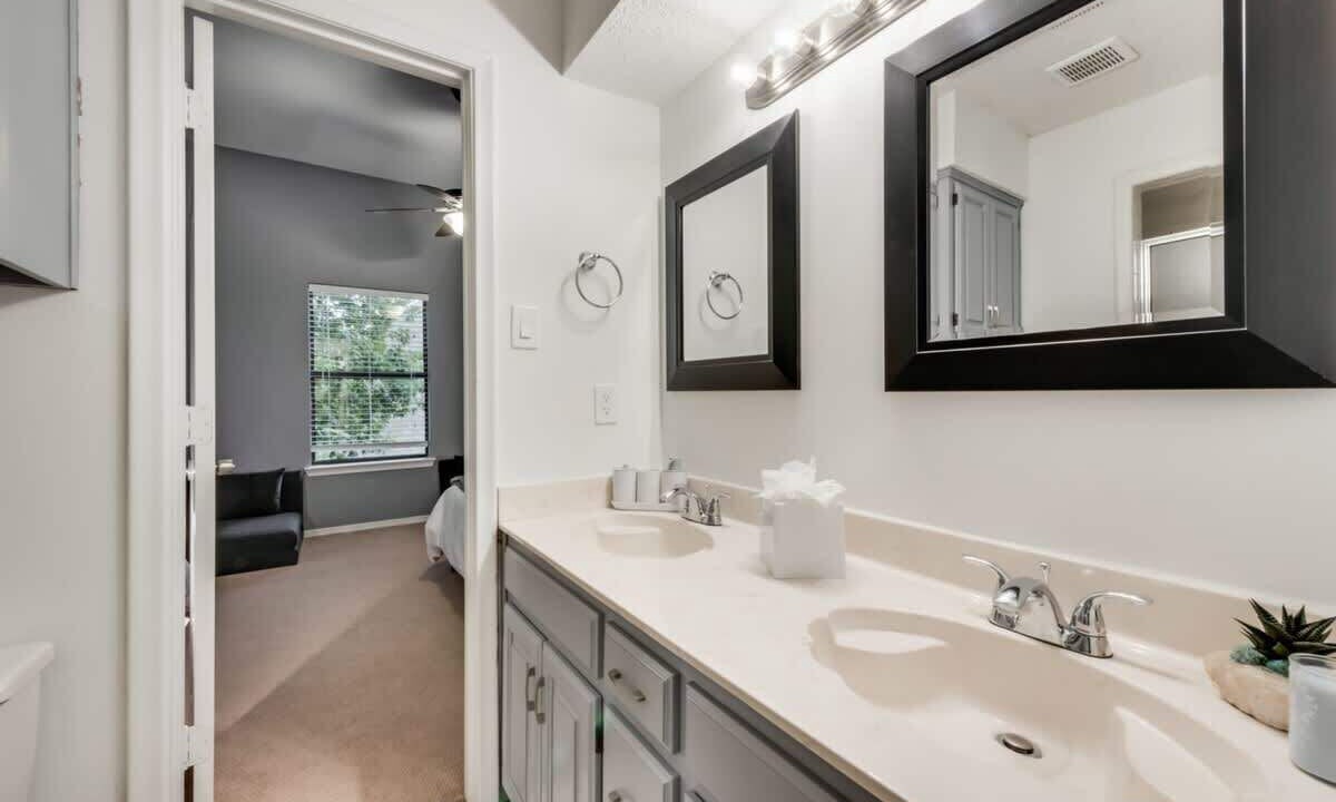 Photo of Bathroom in Far North Dallas