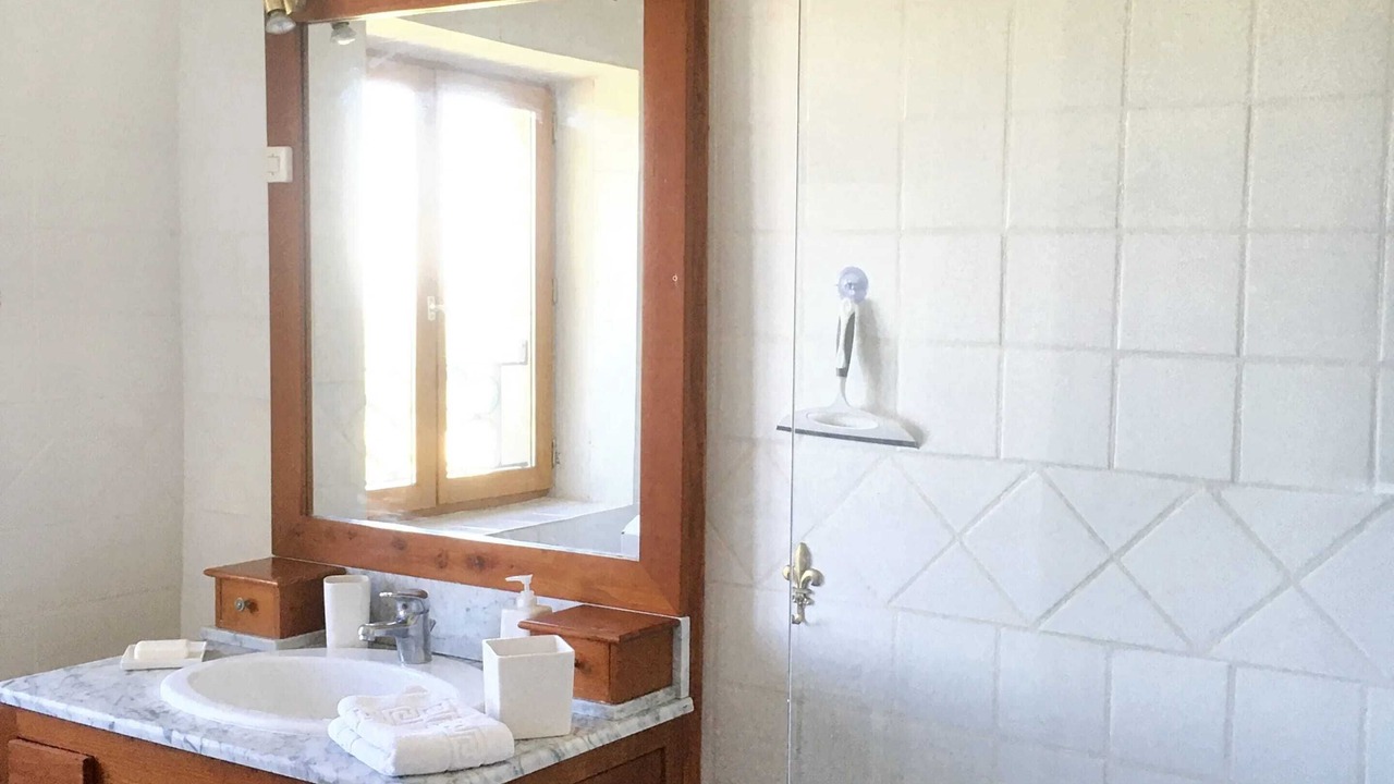 Photo of Bathroom in Massaguel