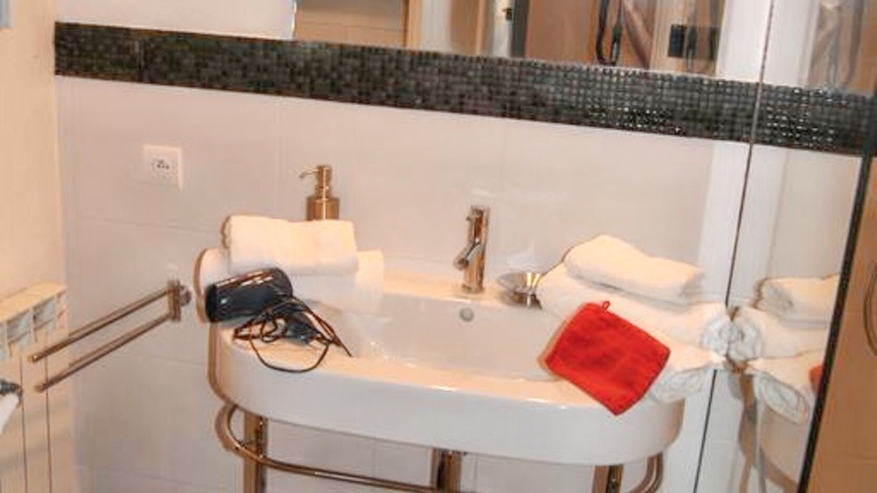 Photo of Bathroom in Oppede