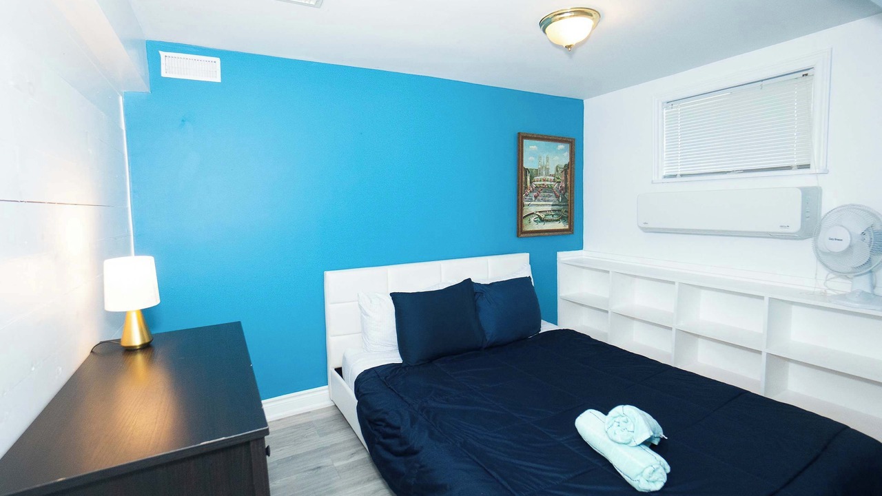 Photo of Bedroom in Crystal Beach