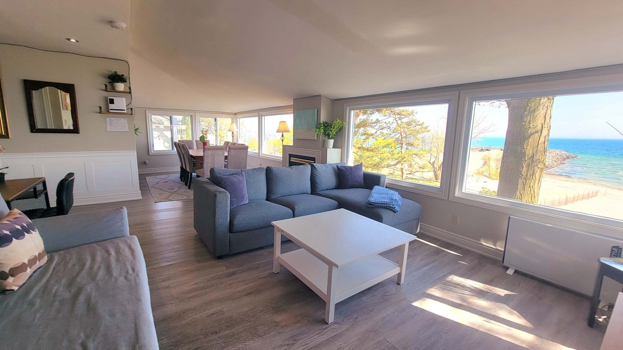 Photo of Livingroom in Ontario