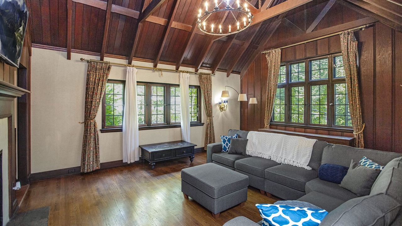 Photo of Livingroom in South Bend