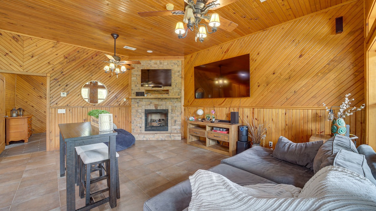 Photo of Livingroom in Hoyt