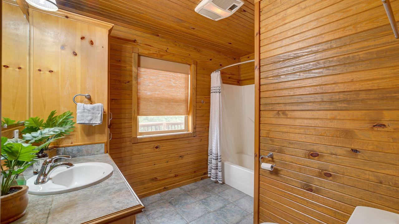 Photo of Bathroom in Hoyt