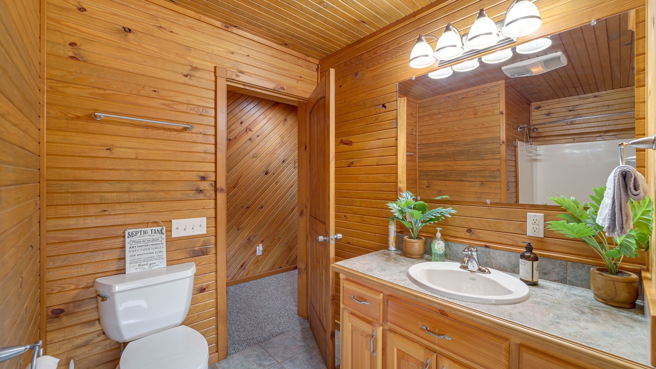 Photo of Bathroom in Hoyt