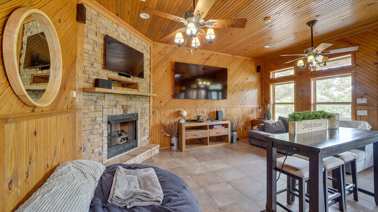 Photo of Livingroom in Hoyt