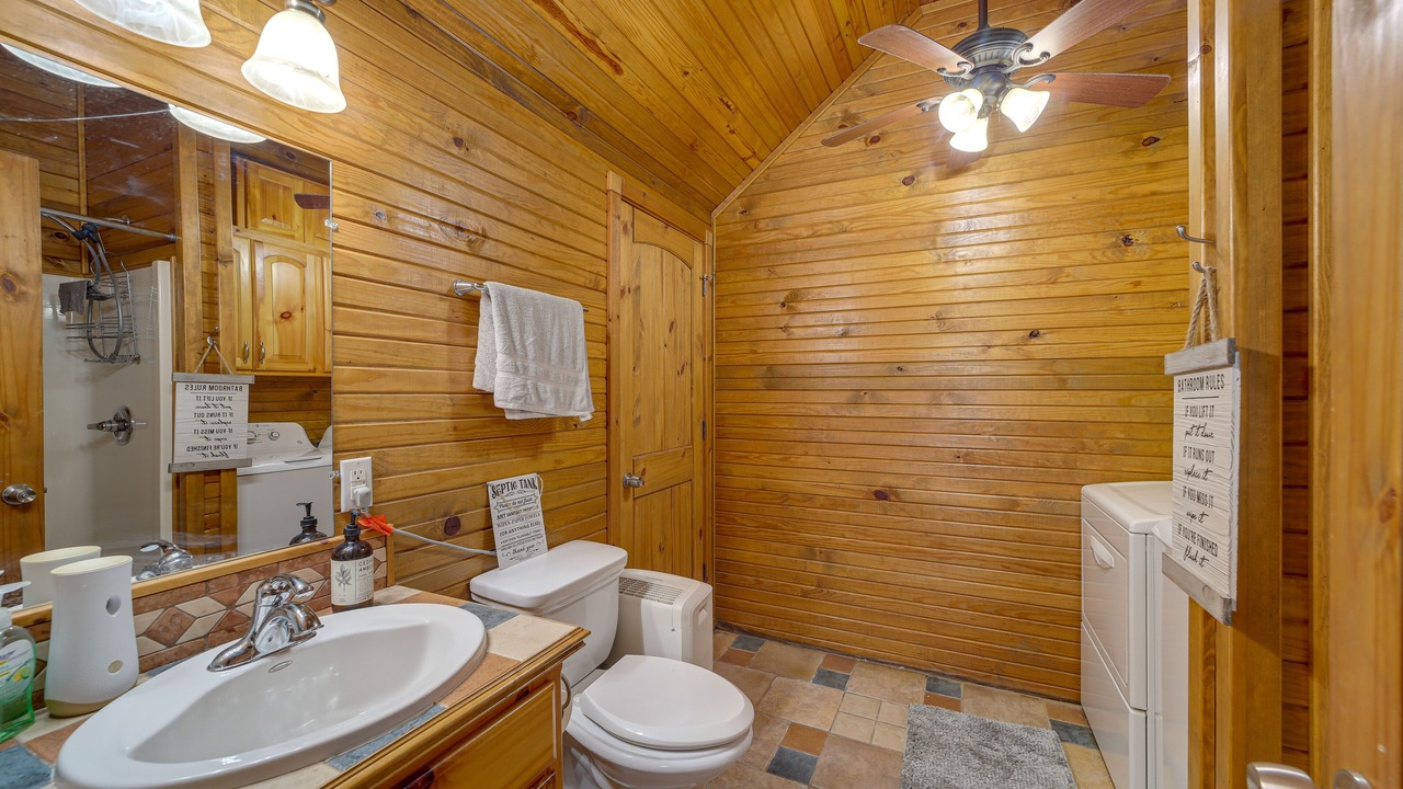 Photo of Bathroom in Hoyt
