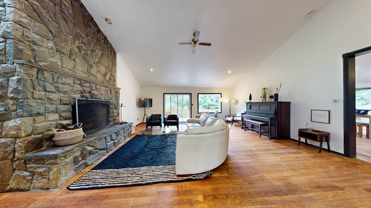 Photo of Bedroom in Pond Eddy