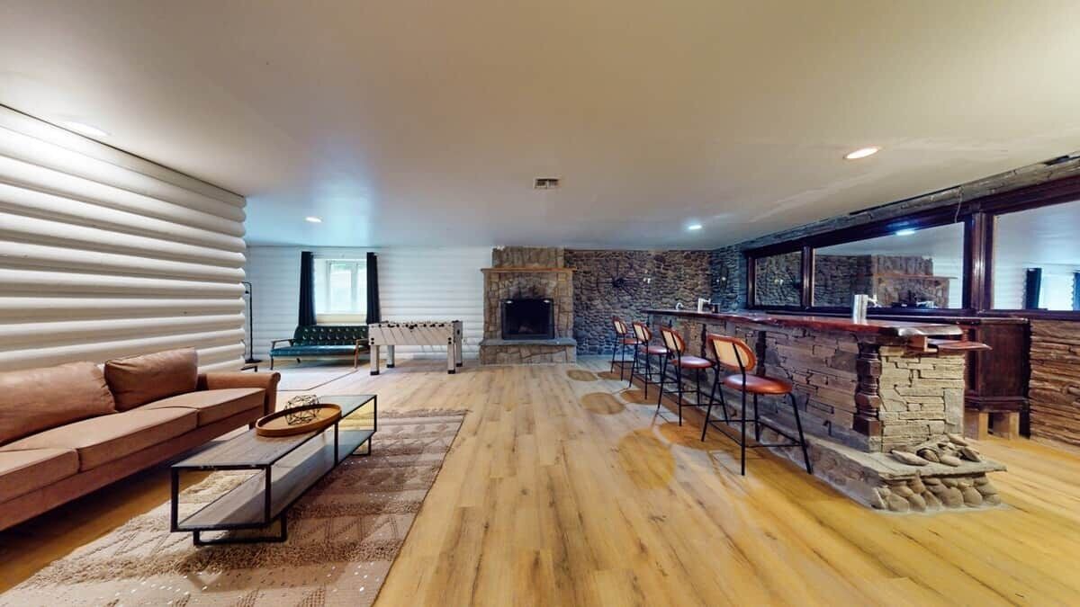 Photo of Livingroom in Pond Eddy