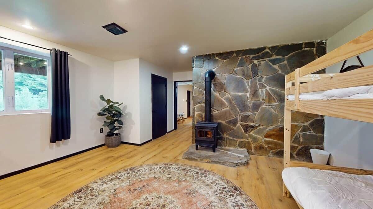 Photo of Bedroom in Pond Eddy
