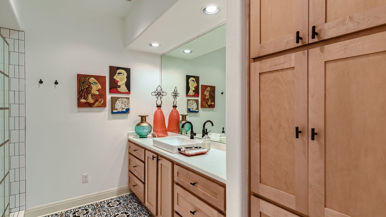 Photo of Bathroom in Lakecliff On Lake Travis