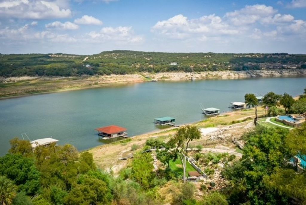 Photo of Outdoor in Lakecliff On Lake Travis