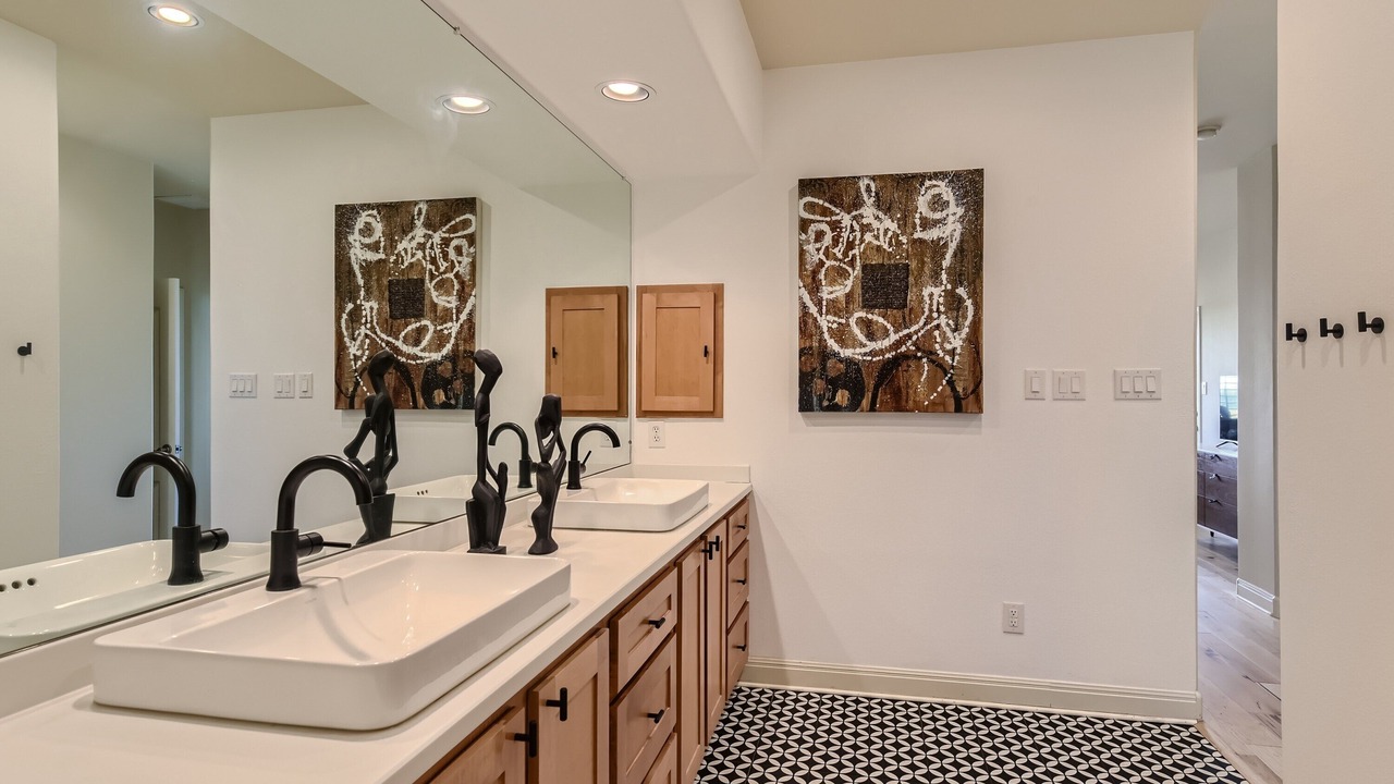 Photo of Bathroom in Lakecliff On Lake Travis