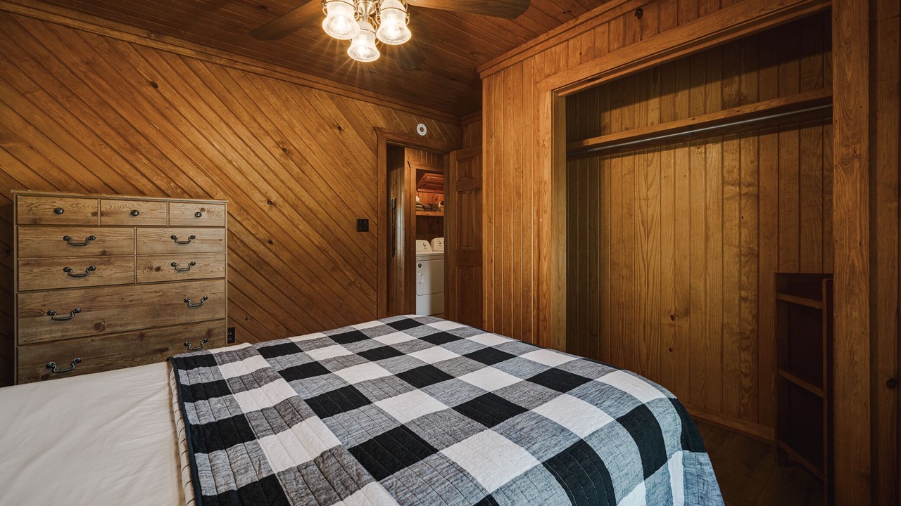 Photo of Bedroom in Amity