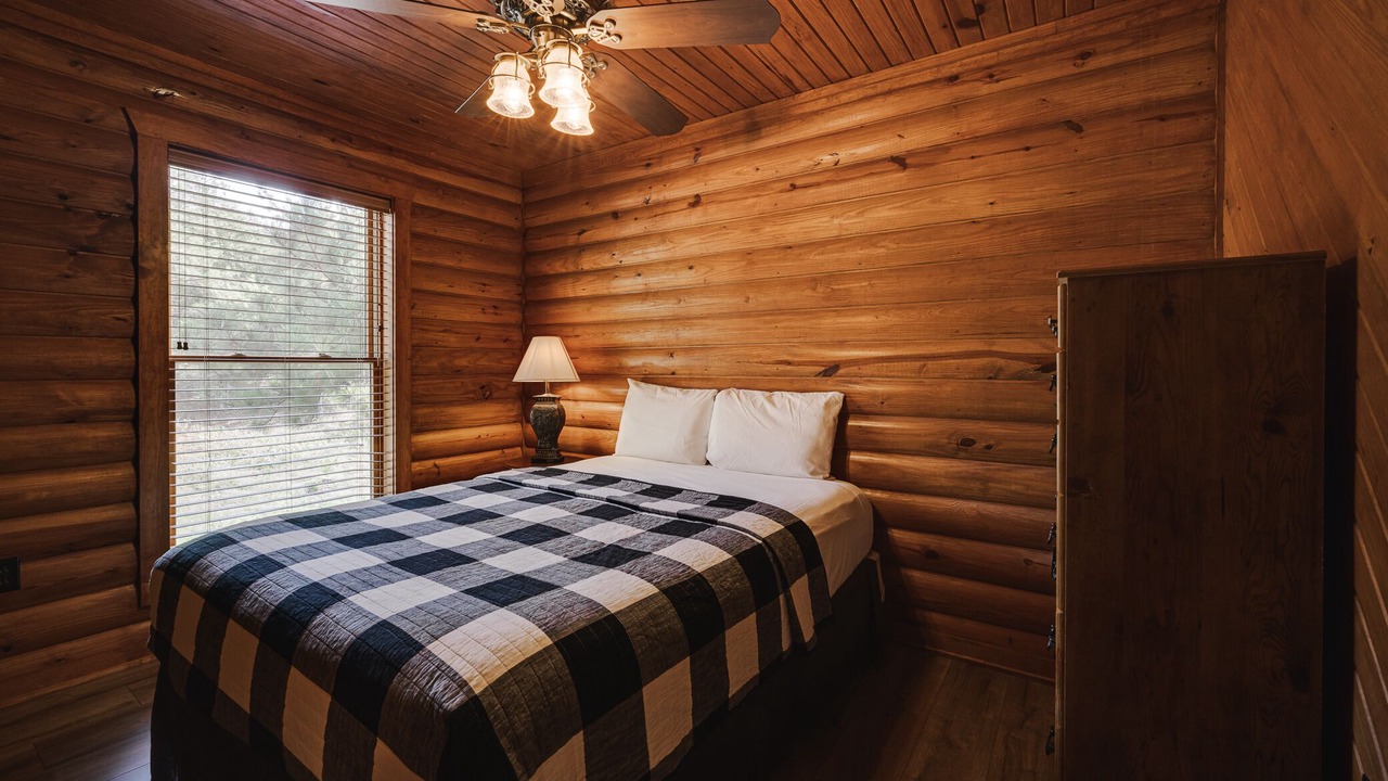 Photo of Bedroom in Amity