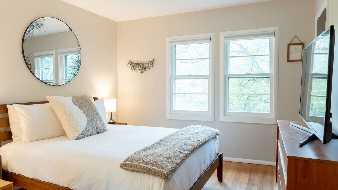 Photo of Bedroom in Saugerties