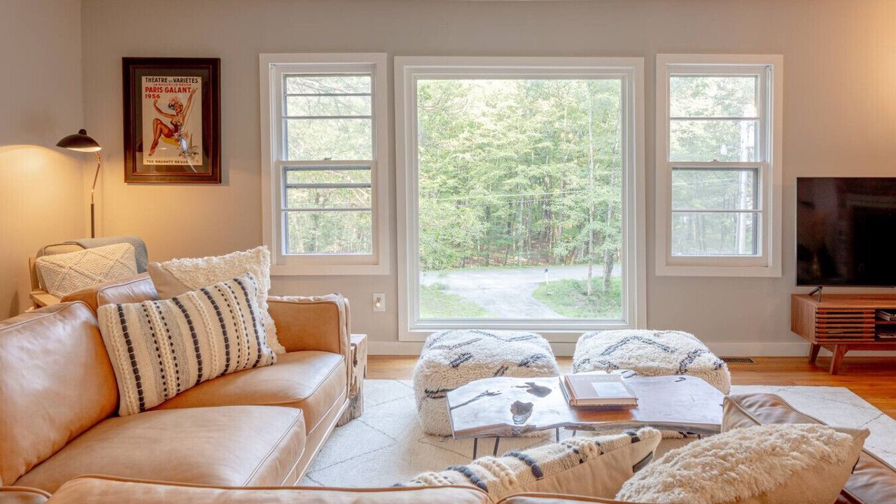 Photo of Livingroom in Saugerties
