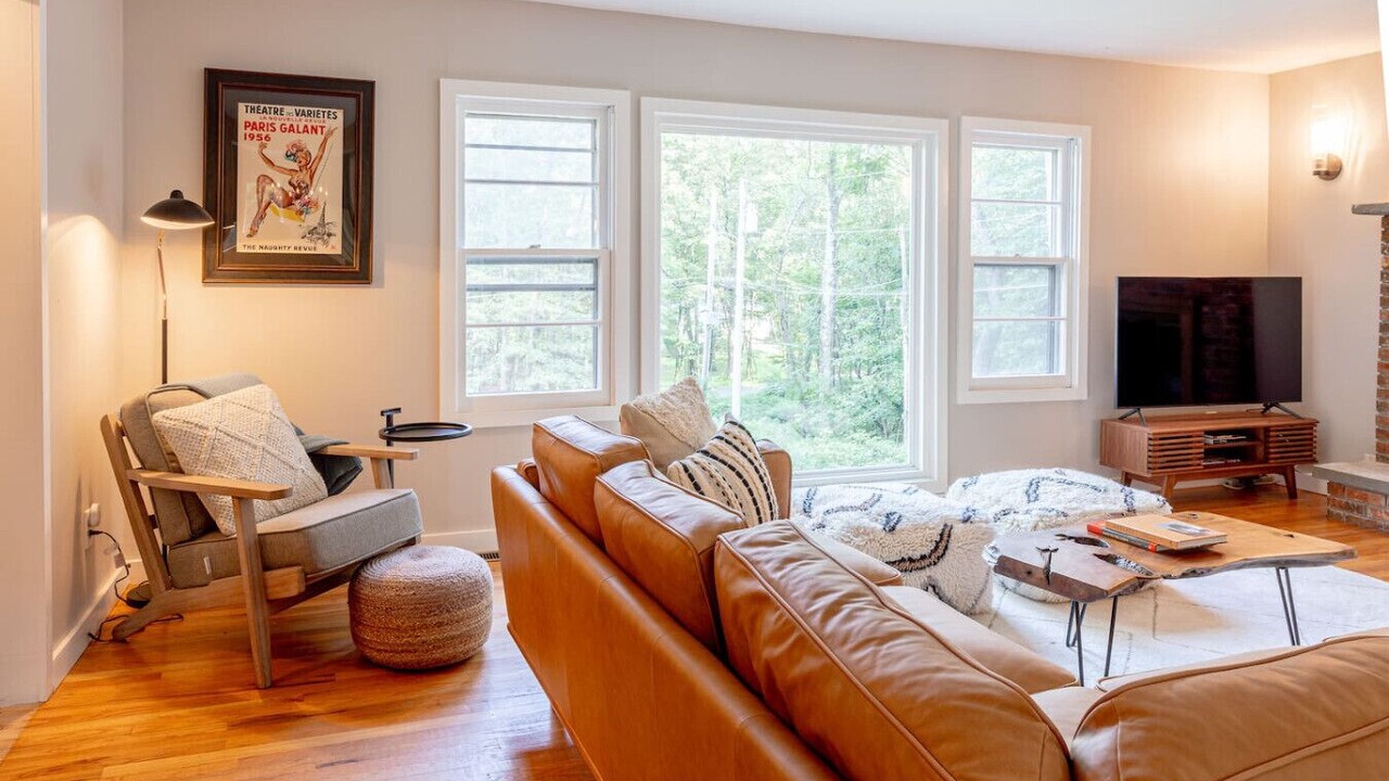 Photo of Livingroom in Saugerties