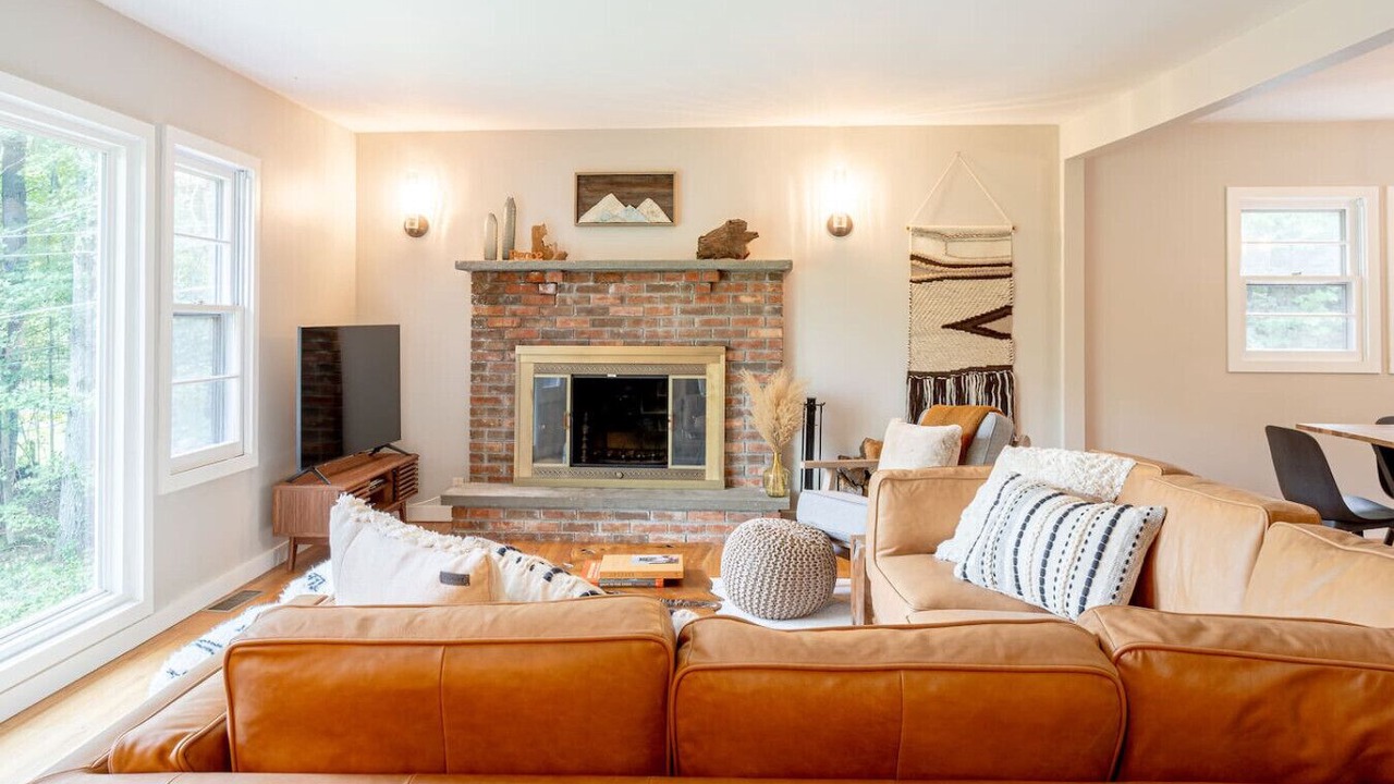 Photo of Livingroom in Saugerties