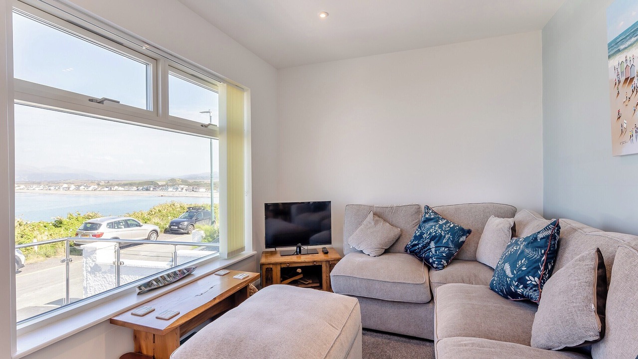 Photo of Others in Borth