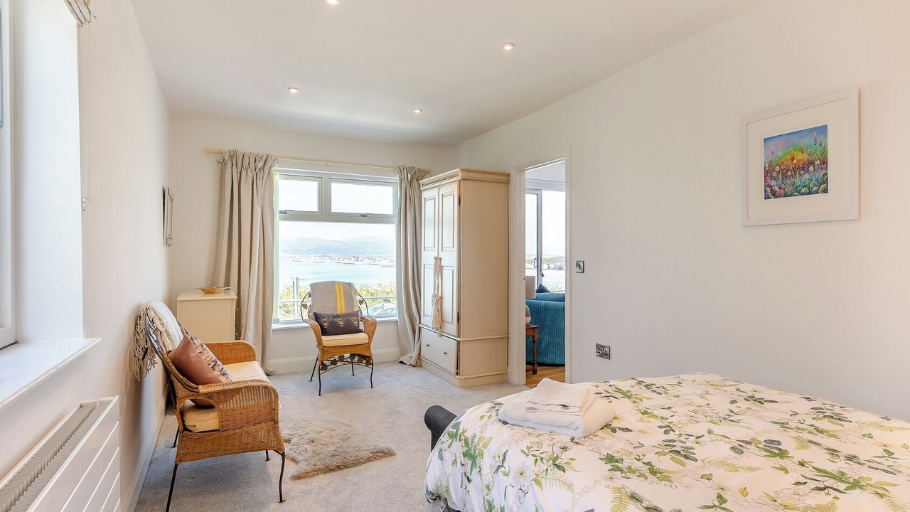 Photo of Others in Borth