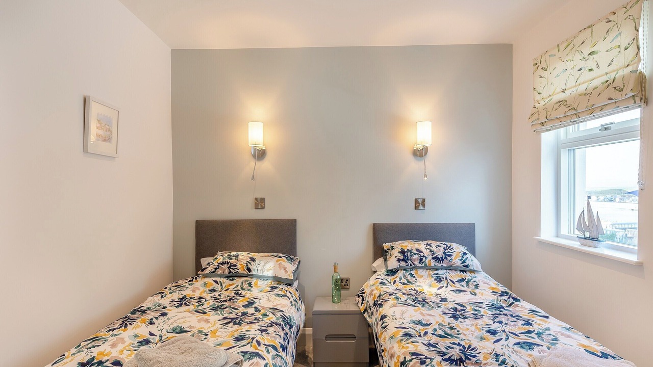 Photo of Others in Borth