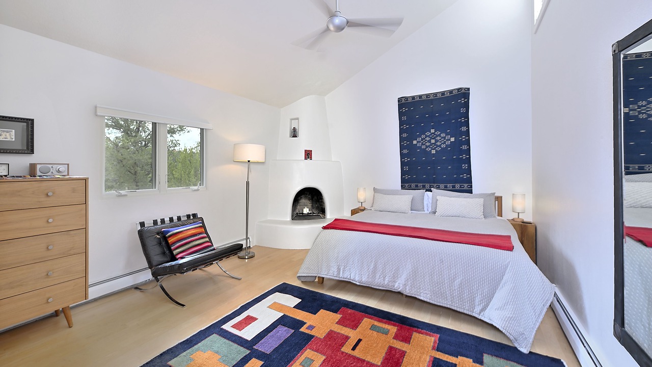 Photo of Livingroom in Historic Eastside