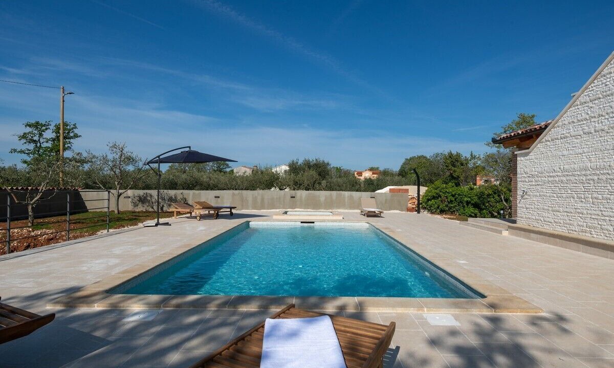 Photo of Outdoor in Kavran