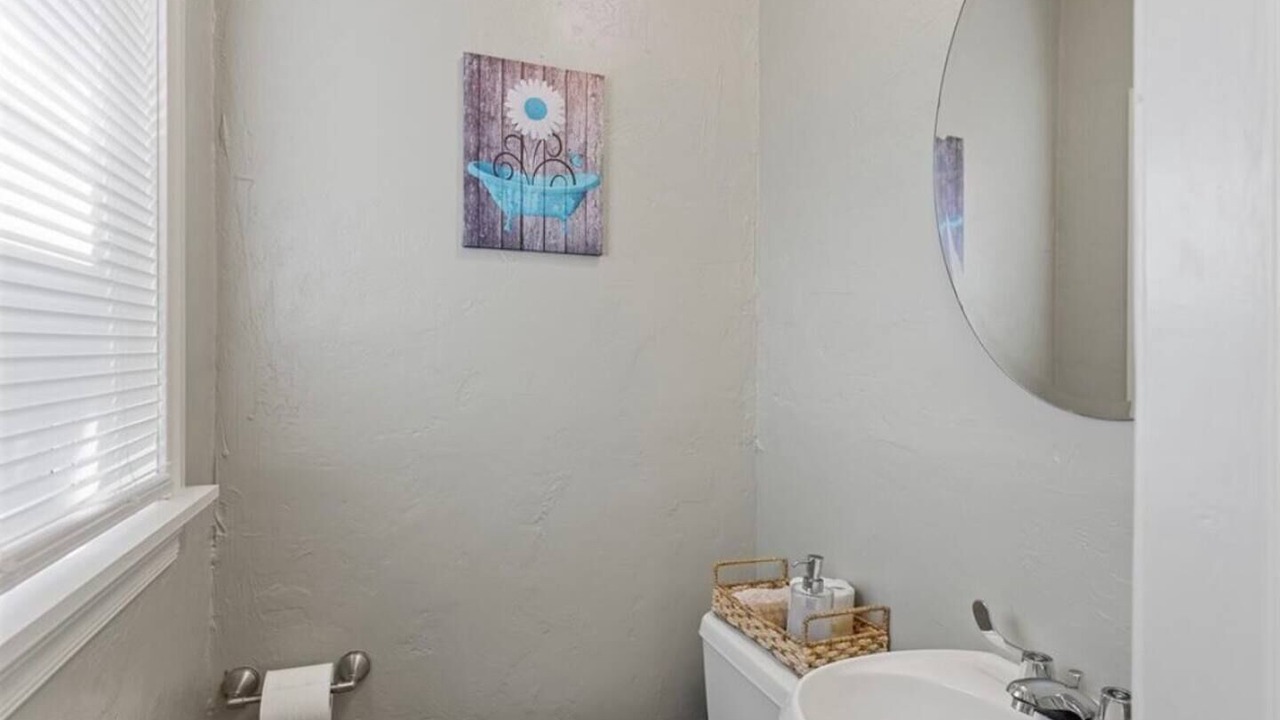 Photo of Bathroom in Central Oklahoma City
