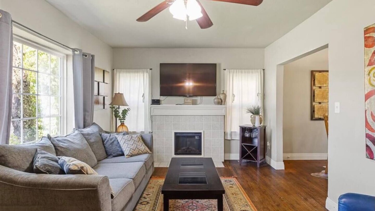 Photo of Livingroom in Central Oklahoma City