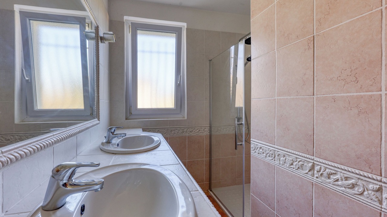 Photo of Bathroom in Lurs