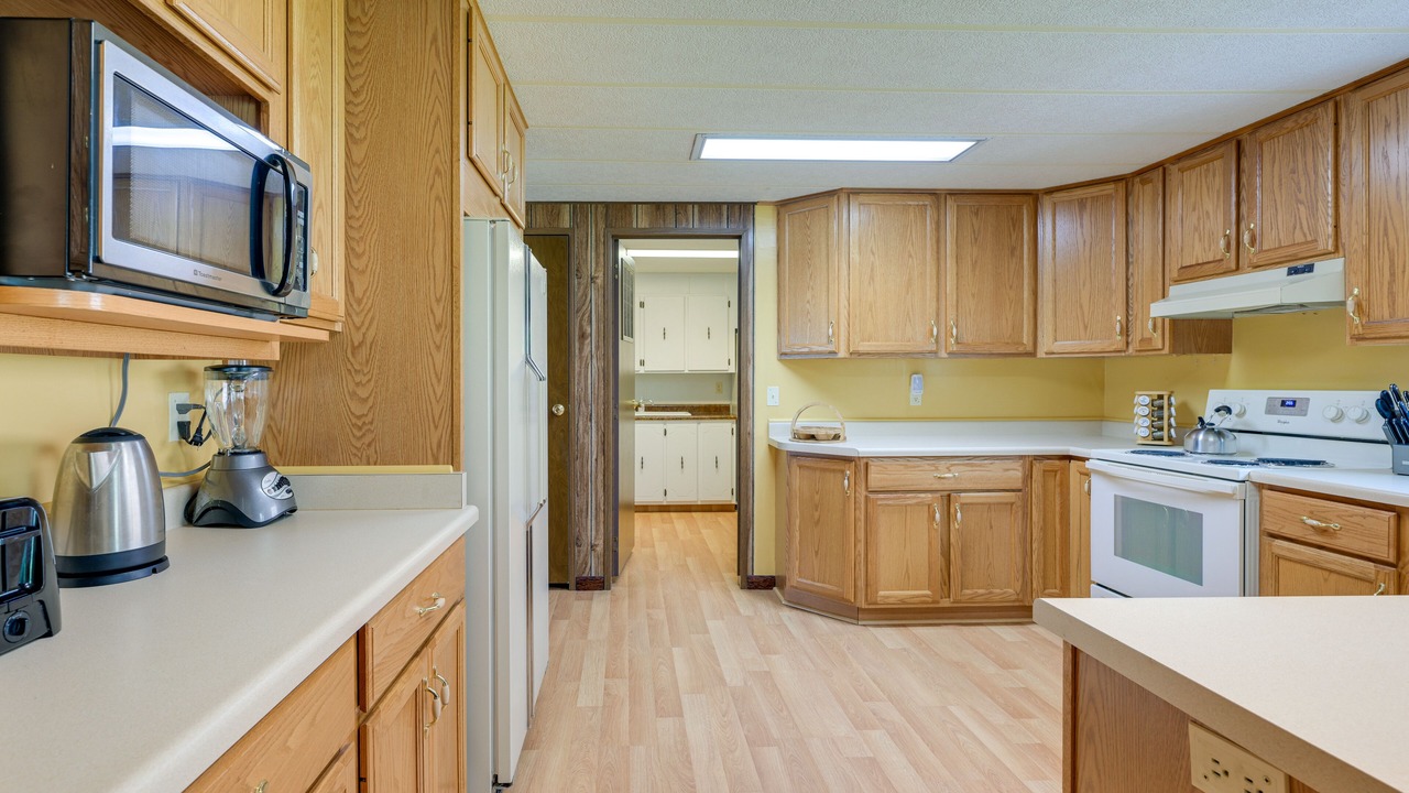 Photo of Others in Salmon