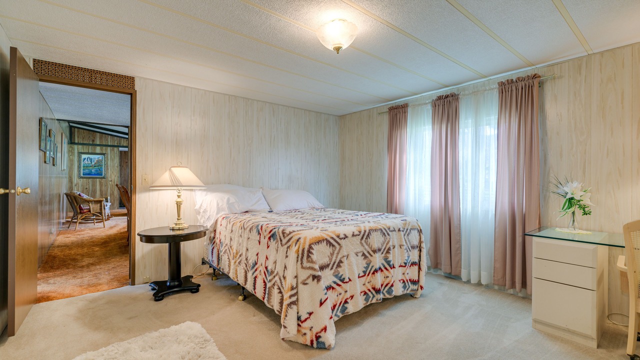 Photo of Others in Salmon