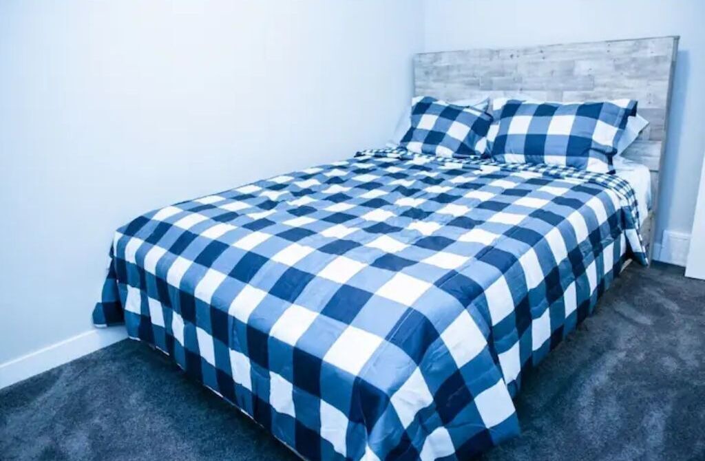 Photo of Bedroom in Evanston