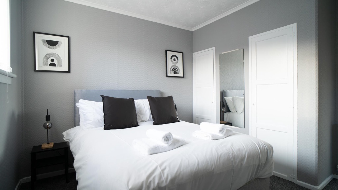 Photo of Others in Shotts