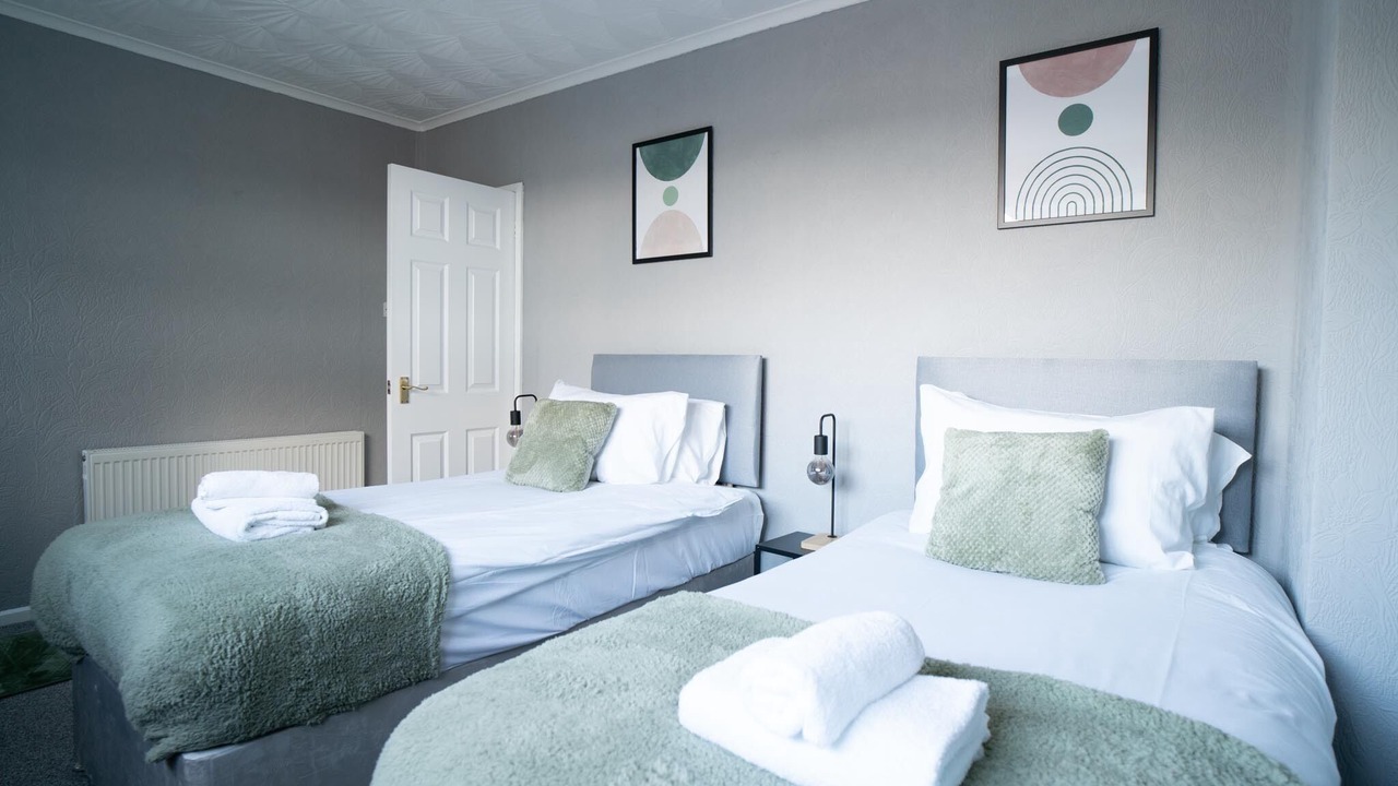 Photo of Others in Shotts