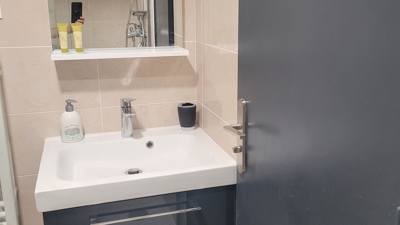 Photo of Bathroom in Centre