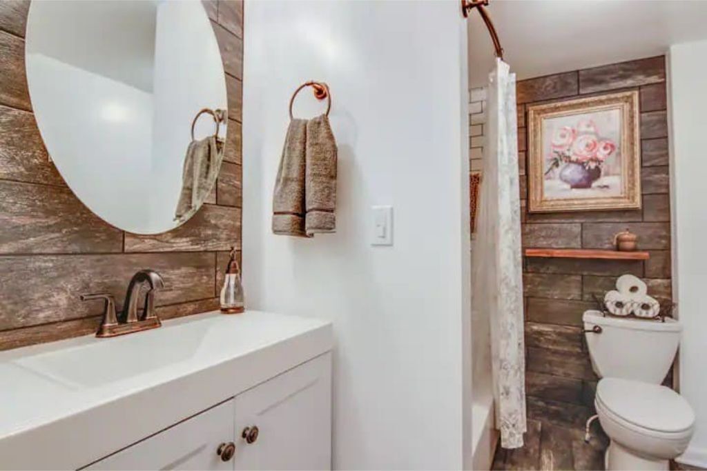 Photo of Bathroom in South Side Flats