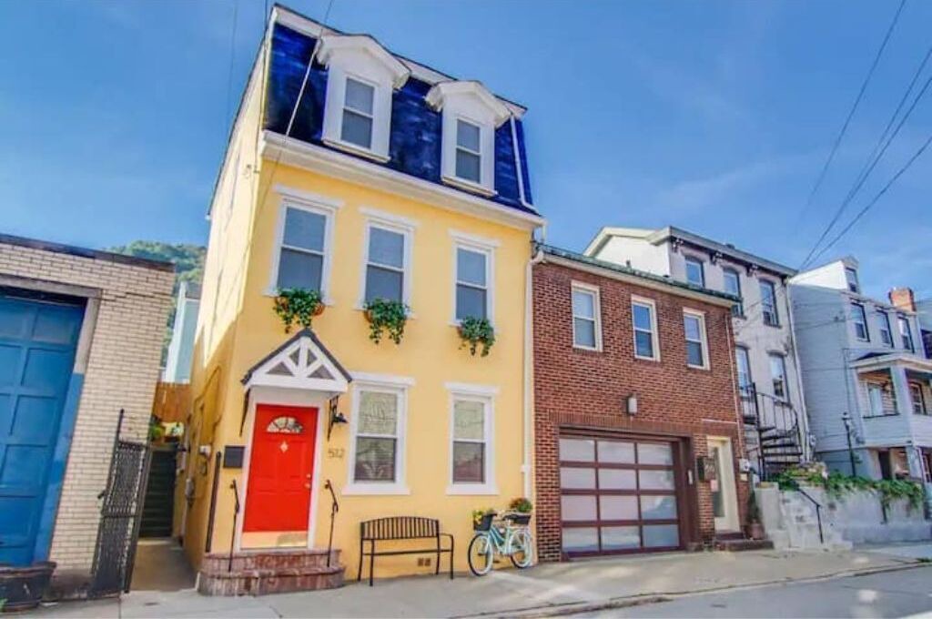 Photo of Outdoor in South Side Flats