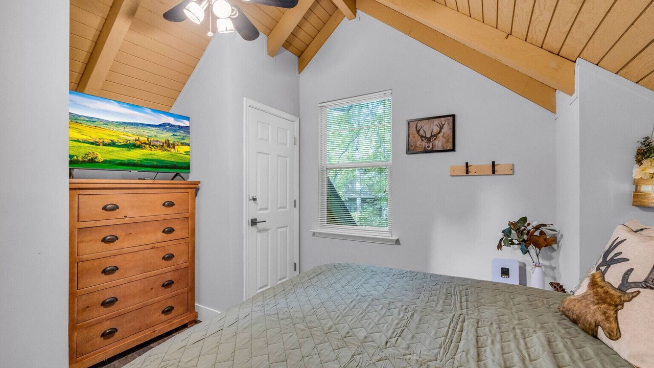 Photo of Bedroom in Helen