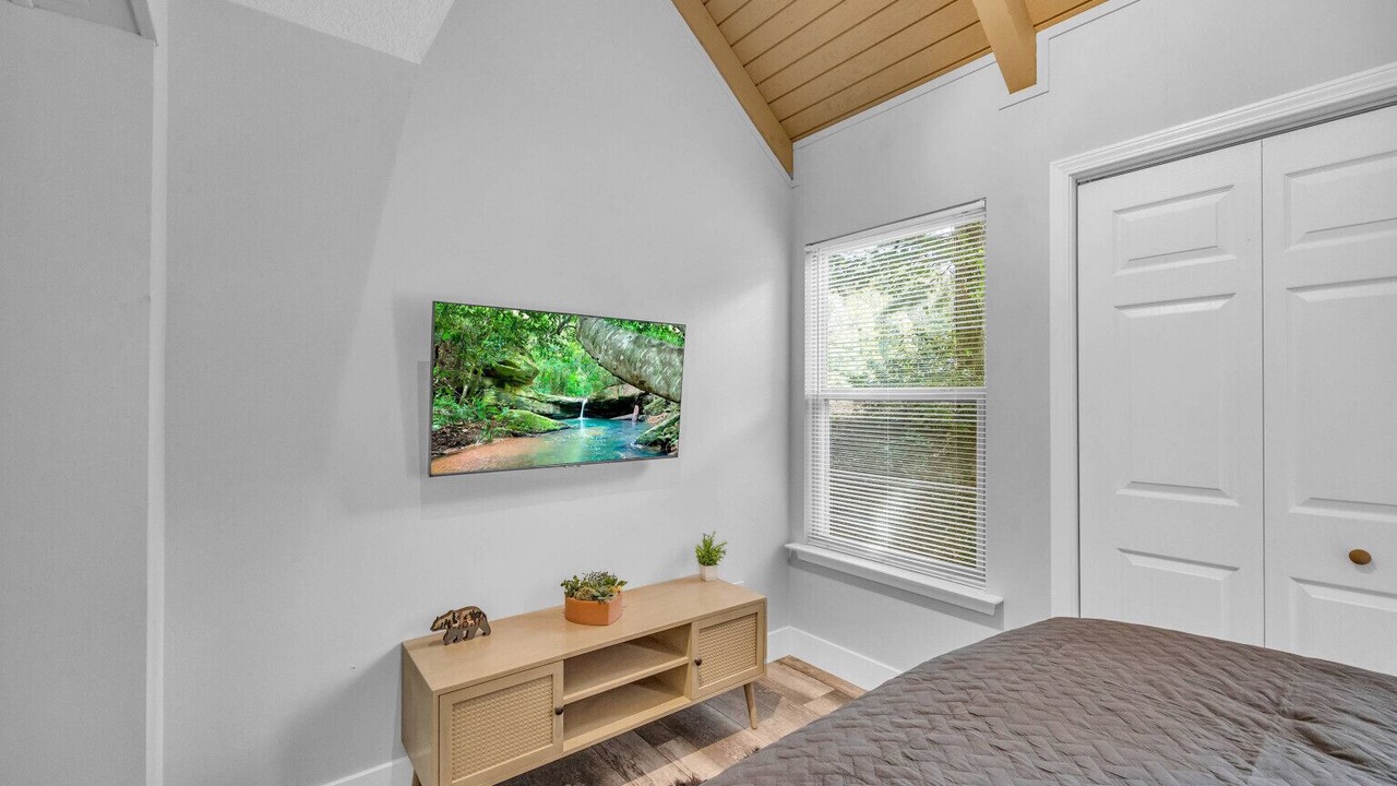 Photo of Bedroom in Helen