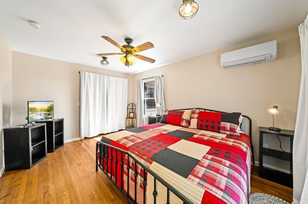 Photo of Bedroom in Harper