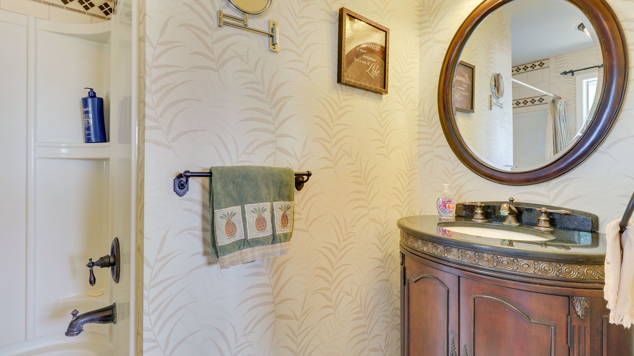 Photo of Bathroom in Manor