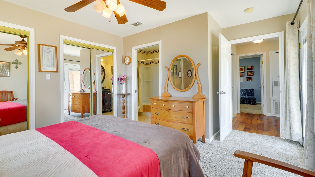 Photo of Bedroom in Manor